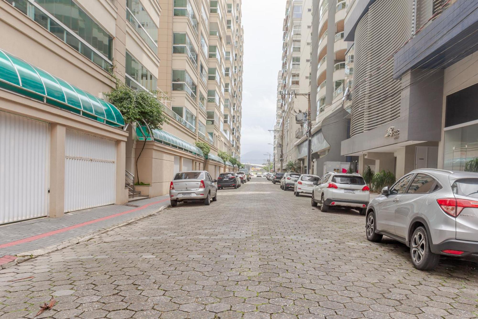 Apto 3q C/ Banheira, 150m Da Praia, N1188 * Itapema